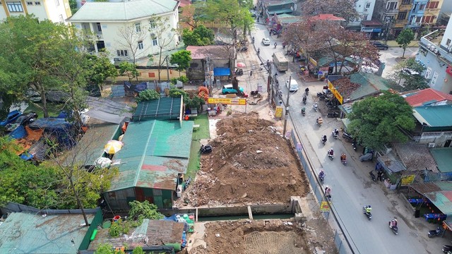 Cảnh tượng trên đường phố Việt Nam khiến khách Mỹ bất ngờ - Ảnh 2.