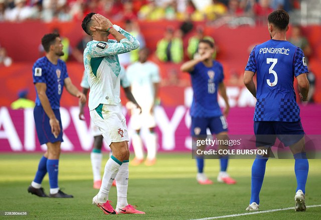 Diễn biến trận Bồ Đào Nha vs Croatia: Bồ Đào Nha tấn công mạnh mẽ - Ảnh 1.