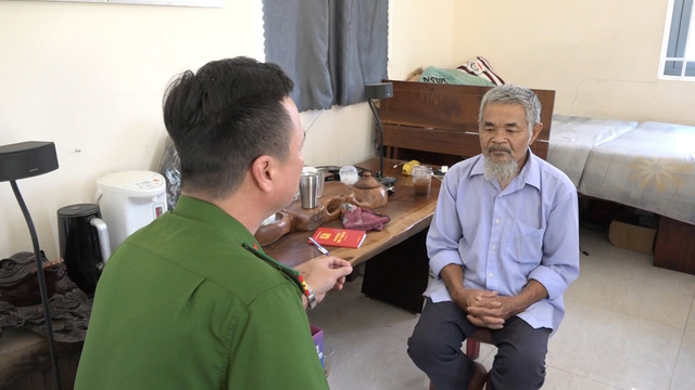 Bắt giữ Lê Thành Phong 65 tuổi - Ảnh 1.