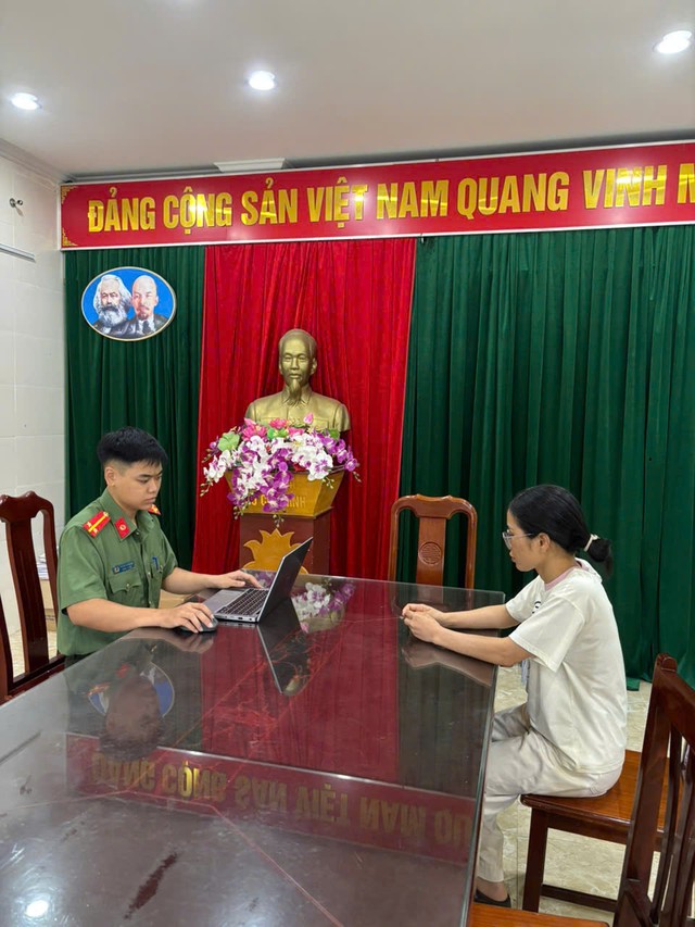 Thi hành Lệnh bắt tạm giam giáo viên Trần Thị Huệ SN 1993 - Ảnh 1.