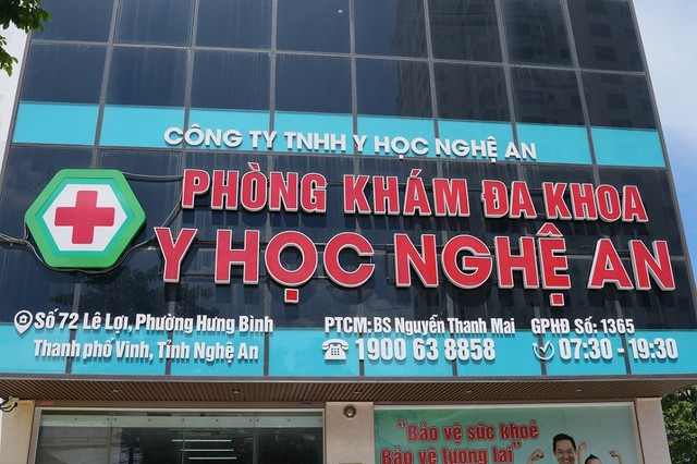Khám xét khẩn cấp Phòng khám đa khoa Y học Nghệ An, 10 người tra tay vào còng - Ảnh 1.
