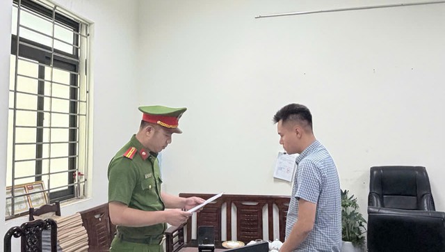 Ra quyết định khởi tố hình sự tài xế taxi Nguyễn Đức Phan - Ảnh 1.