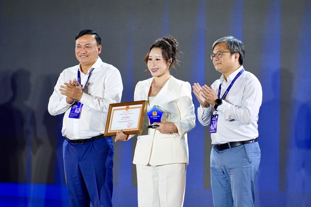 VCCorp vinh dự nhận Giấy khen của Giám đốc Công an TP Hà Nội tại Lễ ra mắt Câu lạc bộ Niềm tin số Thủ đô - Ảnh 2.