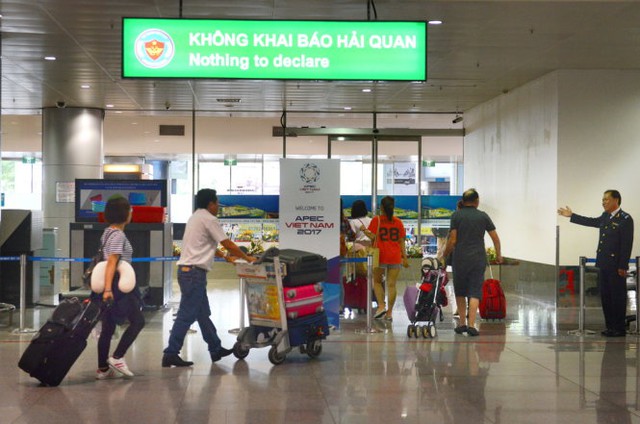 Cảnh báo đặc biệt với những người hay chụp ảnh tại sân bay - Ảnh 3.