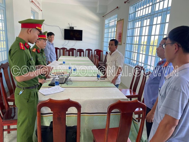 Truy tố vợ chồng nguyên Chủ tịch UBND xã Nguyễn Tiến Dũng SN 1979 - Ảnh 2.