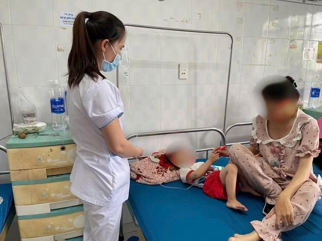 Đi l&agrave;m về thấy chồng xin lỗi, vợ chết lặng khi nh&igrave;n v&agrave;o mặt con, lập tức b&aacute;o c&ocirc;ng an - Ảnh 2.