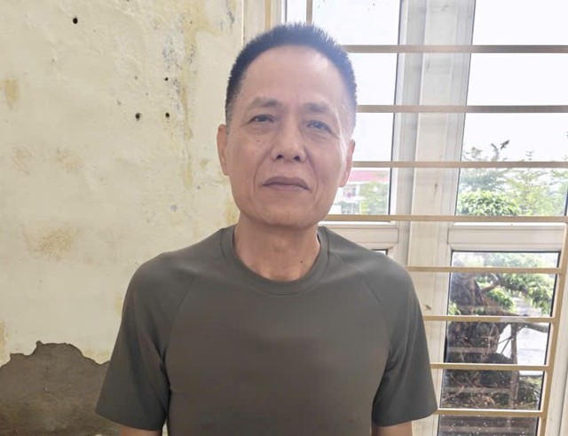 Thi hành lệnh bắt tạm giam nguyên Giám đốc Ban Quản lý Dự án Tạ Viết Đông - Ảnh 1.