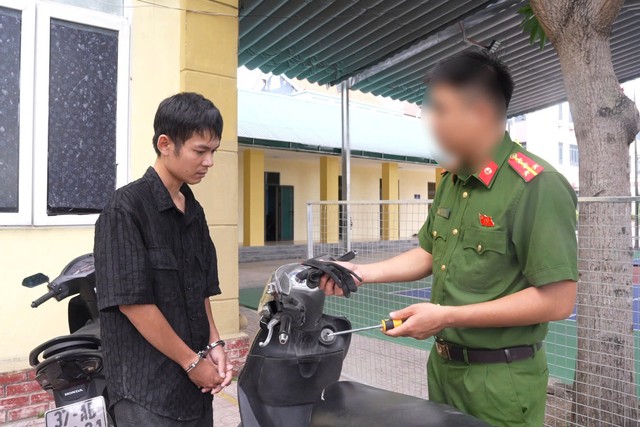 Tạm giữ h&igrave;nh sự Nguyễn Thọ H&ugrave;ng SN 1992 - Ảnh 1.