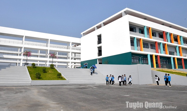 Vụ trường c&oacute; 147 điểm 10 m&ocirc;n To&aacute;n tốt nghiệp ở Tuy&ecirc;n Quang: L&agrave; lứa học sinh chất lượng tốt hơn kho&aacute; kh&aacute;c - Ảnh 1.