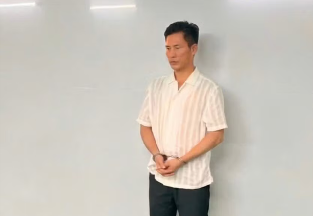 Thi hành lệnh bắt tạm giam khách hát karaoke Hà Mạnh Dũng SN 1979 - Ảnh 1.