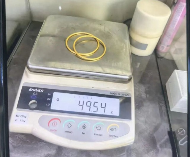 Chủ nhà dặn tuyệt đối đừng vào một căn phòng, nữ lao công lén mở cửa rồi cả gia đình phải vội vã bỏ trốn - Ảnh 3.
