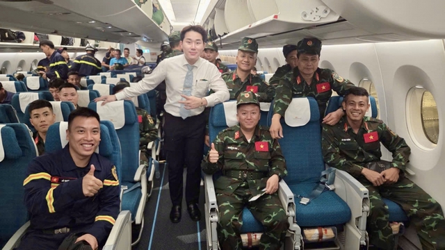 Đêm 8/7, sân bay Nội Bài ghi nhận một máy bay lạ không chở hành khách nào cất cánh - Ảnh 3.