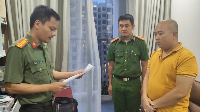 Khởi tố Ngô Hoàng Đông SN 1983 trong đường dây lừa đảo quy mô lớn, số tiền huy động hàng trăm tỷ đồng - Ảnh 1.