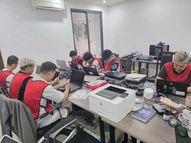 Công an tạm giữ hơn 1,77 tỷ đồng trong tài khoản ngân hàng của Nguyễn Tiến Đạt và một số đối tượng - Ảnh 4.