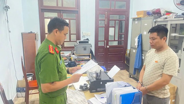 Thi hành lệnh bắt tạm giam chủ quán cà phê Trần Văn Thái SN 1989 - Ảnh 1.