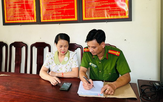 Một phụ nữ được chuyển khoản 20 triệu đồng sau khi cung cấp ảnh CCCD và số tài khoản: Công an vào cuộc điều tra - Ảnh 1.