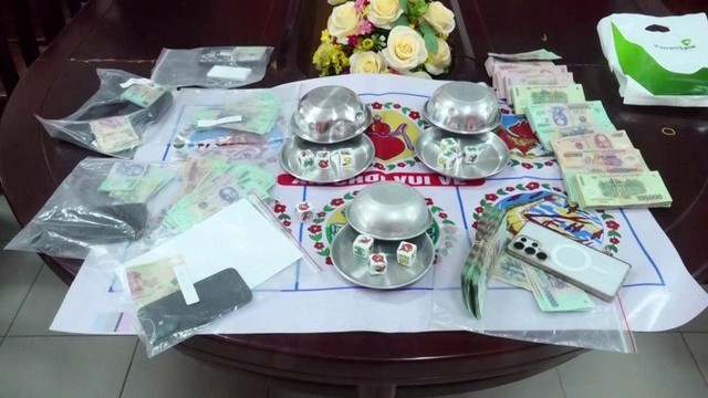 Công an điều tra giao dịch từ 500 nghìn đến 3 triệu đồng: Bắt ông chủ Đinh Tấn Công   - Ảnh 2.