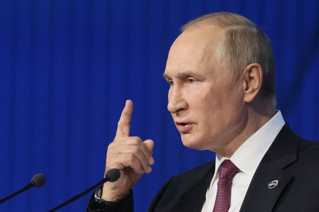 Cờ Nga kéo lên tại 10 điểm nóng, ông Putin lộ nước cờ bất ngờ: "Đòn giáng choáng váng" phá vỡ mắt xích phòng thủ - Ảnh 3.