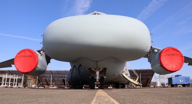 'Thú mỏ vịt' EC-2 SOJ của Nhật bản áp chế radar đối phương cách hàng trăm km - Ảnh 1.