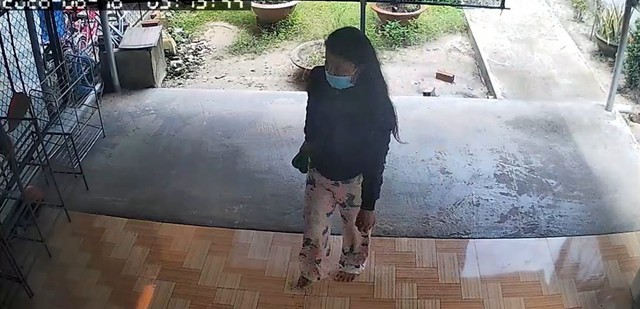 Công an kiểm tra camera, bắt giữ Lâm Ngọc Khánh Vy - Ảnh 1.