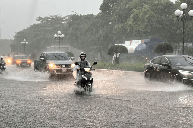 Miền Bắc sắp xuất hiện đợt mưa to đến rất to nhiều ngày liên tiếp - Ảnh 1.