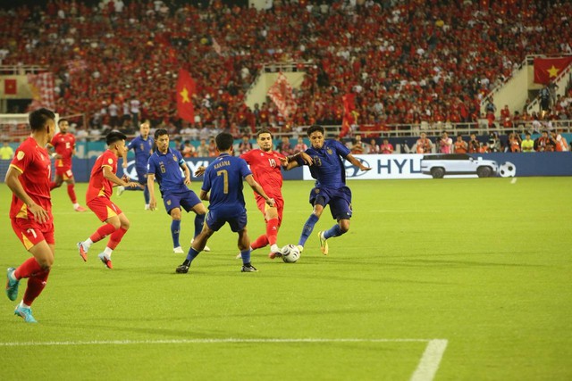 DIỄN BIẾN Việt Nam 1-1 Th&aacute;i Lan: Tuyển Việt Nam dồn &eacute;p li&ecirc;n tục sau b&agrave;n gỡ - Ảnh 4.