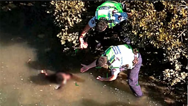 Bé trai tự kỷ mất tích gần cửa sông, đội cứu hộ chạy đua với thủy triều rồi phát hiện cảnh tượng bất ngờ - Ảnh 2.