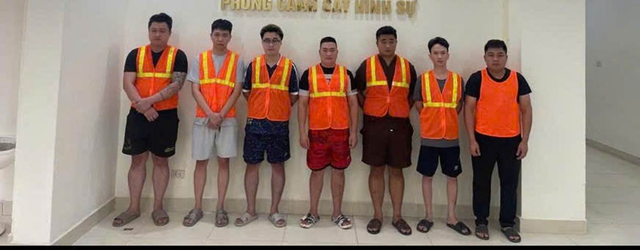 Khám xét ô tô tải, công an phá chuyên án quy mô lớn liên quan 10,6 tỷ đồng, bắt Lê Quốc Việt SN 2002 - Ảnh 1.
