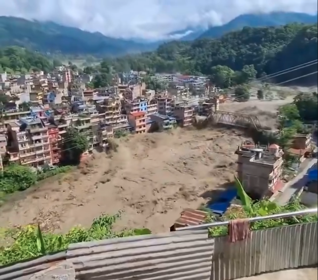 Sau lũ quét ở Nepal, giới khoa học cảnh báo dạng thảm họa có thể tạo chuỗi thiên tai chết người - Ảnh 4.