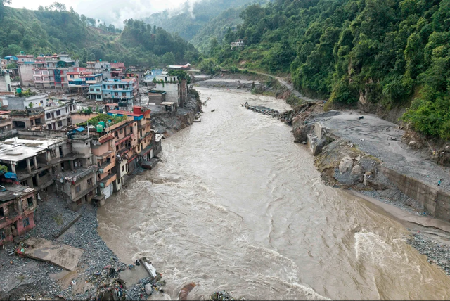 Sau lũ quét ở Nepal, giới khoa học cảnh báo dạng thảm họa có thể tạo chuỗi thiên tai chết người - Ảnh 6.
