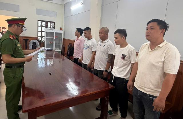 Lệnh bắt tạm giam hàng loạt xe ôm: Trương Văn Ngọc Toàn SN 1993, Hồ Tấn Cầu SN 1984 - Ảnh 1.