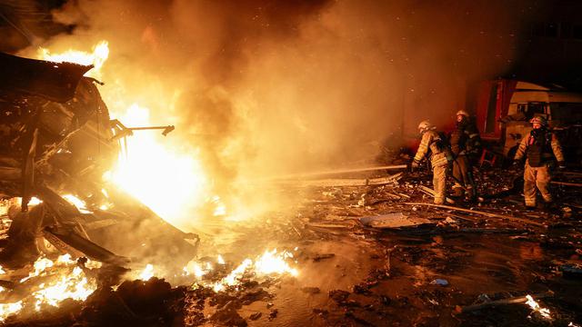 Kh&oacute;i bao tr&ugrave;m Kiev, kho b&iacute; mật của NATO bốc ch&aacute;y - Nga t&igrave;m ra c&aacute;ch kiểm so&aacute;t Ukraine m&agrave; kh&ocirc;ng cần đổ bộ Odesa? - Ảnh 1.