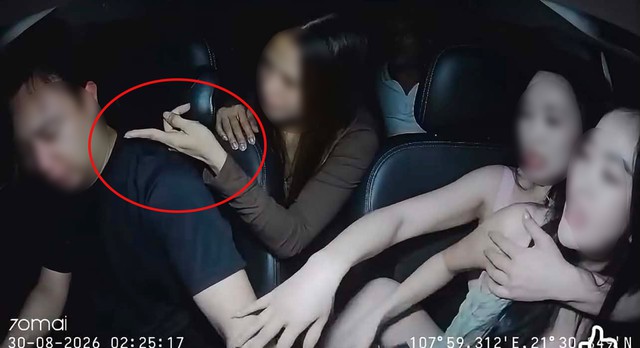 Nhóm khách nữ đánh tài xế taxi túi bụi ở Quảng Ninh: Nạn nhân nằm viện, công an vào cuộc - Ảnh 1.