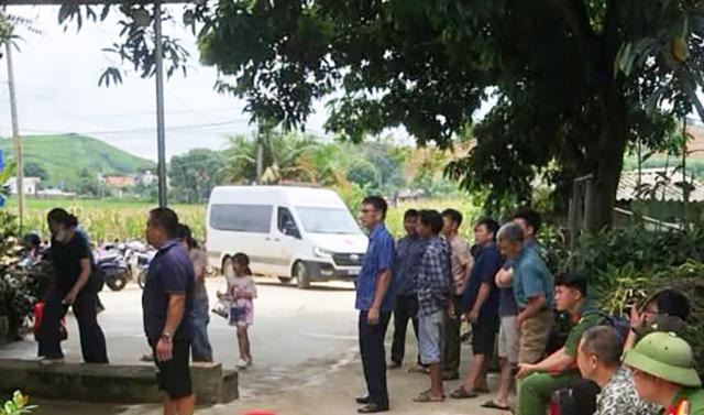 Thanh Hóa: Vợ lao đến ứng cứu chồng bị điện giật khi dọn bể cá, cả 2 tử vong, danh tính nạn nhân - Ảnh 1.