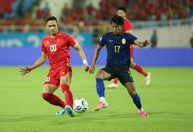 DIỄN BIẾN Việt Nam 3-1 Campuchia: Đình Bắc lập cú đúp đẳng cấp; Indonesia dễ bị loại sớm - Ảnh 4.