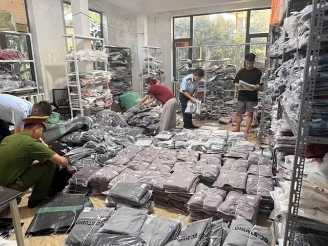 Ra quyết định khởi tố chủ shop Nguyễn Thị Hương SN 1985 - Ảnh 2.