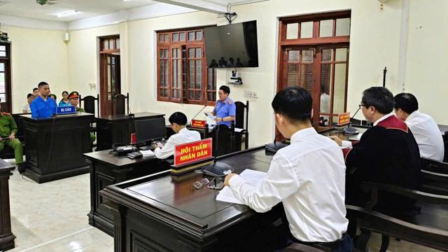Hành động khó hiểu của người đàn ông có giao dịch chuyển khoản 499.999.999 đồng - Ảnh 1.