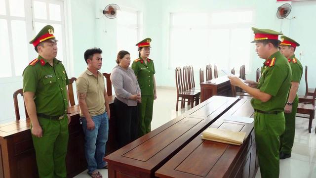 Thi hành lệnh khám xét đối với chủ đất Trần Thị Thúy Linh SN 1980 - Ảnh 1.