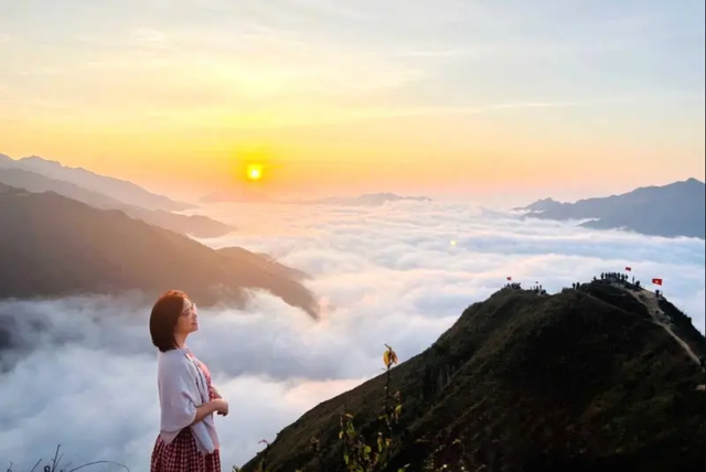 Không phải Sa Pa, 'thiên đường săn mây' Việt Nam lần đầu được thế giới gọi tên: Sánh vai Nhật Bản - Ảnh 2.