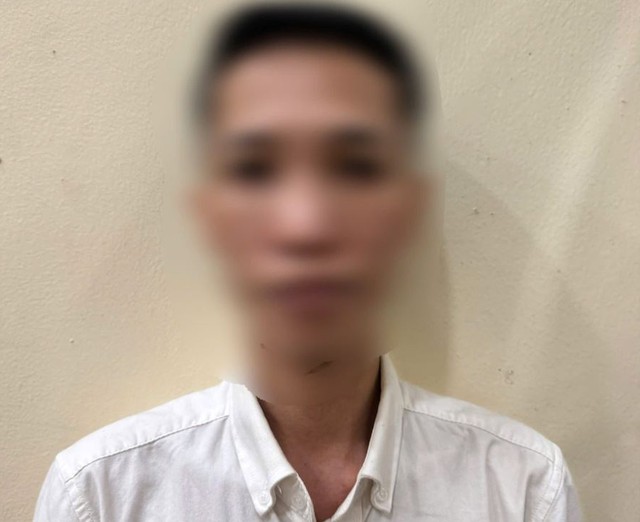 Công an điều tra các giao dịch chuyển khoản người đàn ông mua tóc Dương Quang Thắng - Ảnh 1.