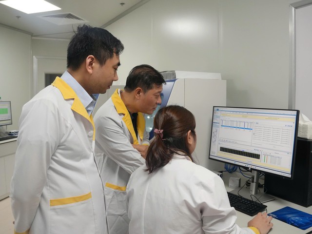 GS Vũ H&agrave; Văn: Việt Nam đang giải b&agrave;i to&aacute;n &ldquo;người đ&atilde; mất đi t&igrave;m lại người sống" - Ảnh 2.