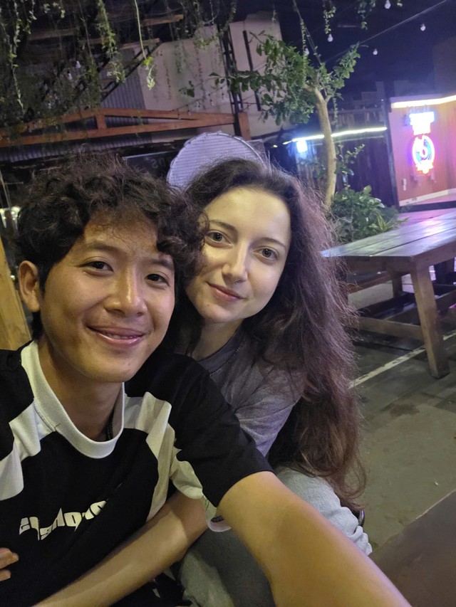 Cô gái Nga xinh đẹp quyết tâm làm vợ anh thợ điện miền Tây, sang Việt Nam sống, ở nhà thuê 7 triệu/tháng - Ảnh 1.