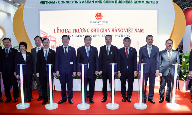 Việt Nam v&agrave; Trung Quốc vừa chứng kiến sự kiện thu h&uacute;t hơn 3.400 doanh nghiệp từ 70 quốc gia - Ảnh 2.