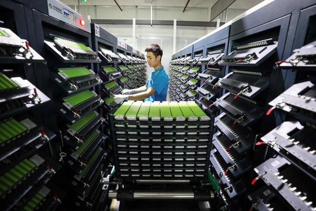 Bước đi có thể làm đảo lộn chuỗi cung ứng kim loại hiếm từ Trung Quốc: Bã thải lithium giờ hóa "mỏ vàng" - Ảnh 1.