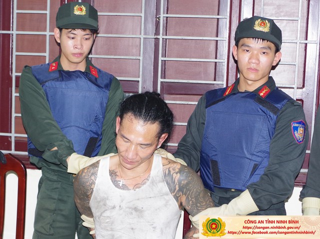 Bắt khẩn cấp, khám xét nơi ở của trùm giang hồ cộm cán Nguyễn Minh Đức SN 1981 - Ảnh 1.