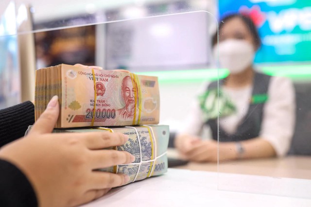 Bậc lương c&ocirc;ng chức thấp nhất 3,4 triệu, c&ograve;n chưa bằng mức s&agrave;n cho người chưa qua đ&agrave;o tạo - Ảnh 1.
