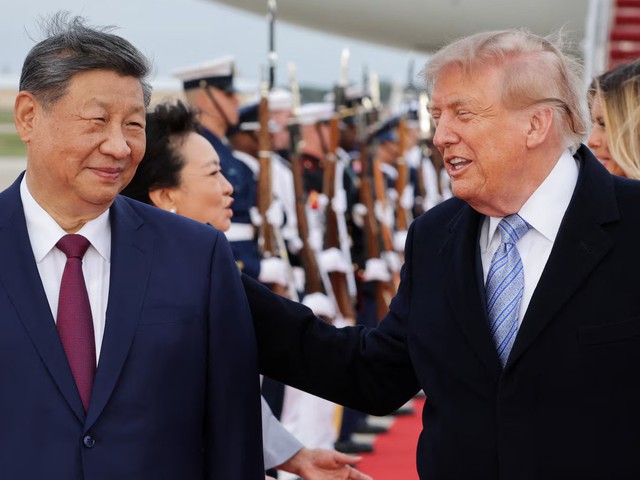 Chuyên gia 40 năm kinh nghiệm soi màn chào đón ông Tập Cận Bình của ông Trump: Nhiều chi tiết đáng chú ý - Ảnh 8. Chuyên gia 40 năm kinh nghiệm soi màn chào đón ông Tập Cận Bình của ông Trump: Nhiều chi tiết đáng chú ý - Ảnh 8.