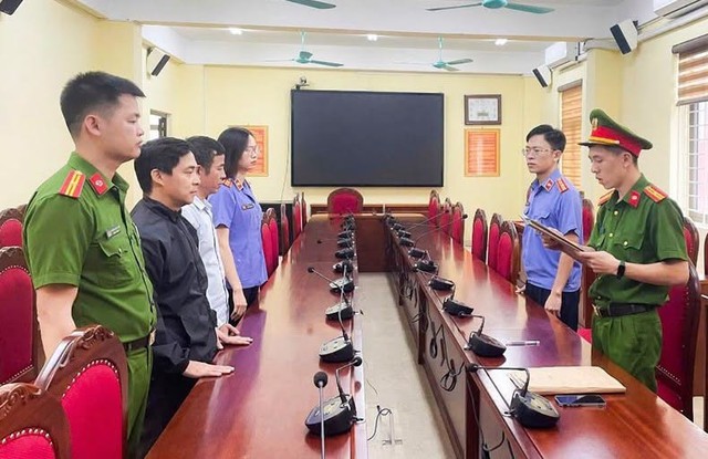 Quyết định khởi tố lao động tự do Đinh Thị Thảo Hiền - Ảnh 1.