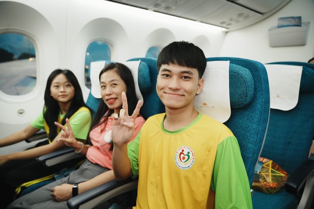 Việt Nam vừa xuất hiện 1 chuyến bay đặc biệt, tất cả hành khách đều được tặng quà ở độ cao trên 10.000 m - Ảnh 8. Việt Nam vừa xuất hiện 1 chuyến bay đặc biệt, tất cả hành khách đều được tặng quà ở độ cao trên 10.000 m - Ảnh 8.