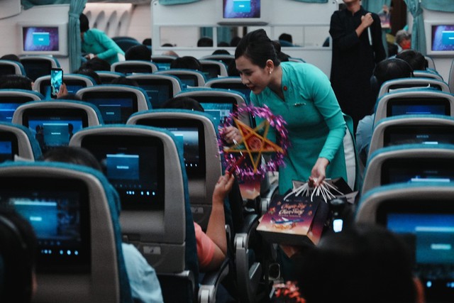 Việt Nam vừa xuất hiện 1 chuyến bay đặc biệt, tất cả hành khách đều được tặng quà ở độ cao trên 10.000 m - Ảnh 6. Việt Nam vừa xuất hiện 1 chuyến bay đặc biệt, tất cả hành khách đều được tặng quà ở độ cao trên 10.000 m - Ảnh 6.